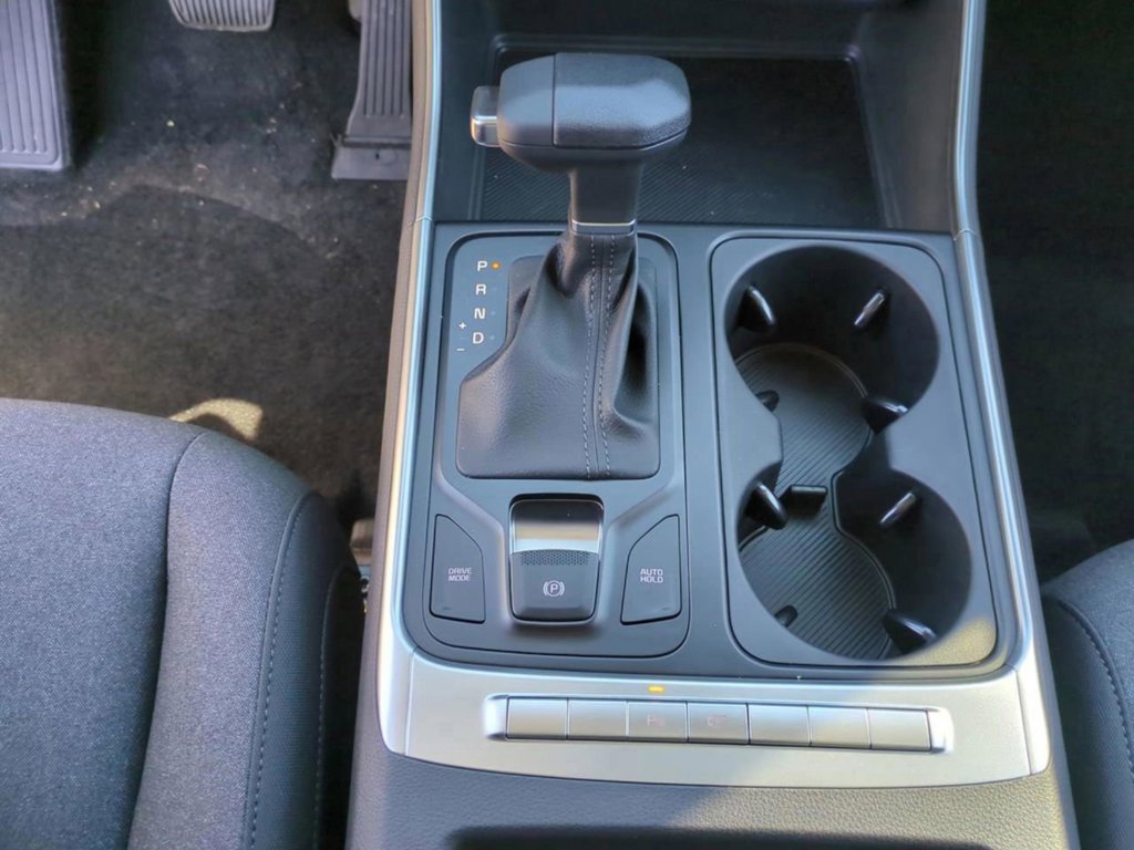 New 2026 Snow White Pearl Kia LX image 22