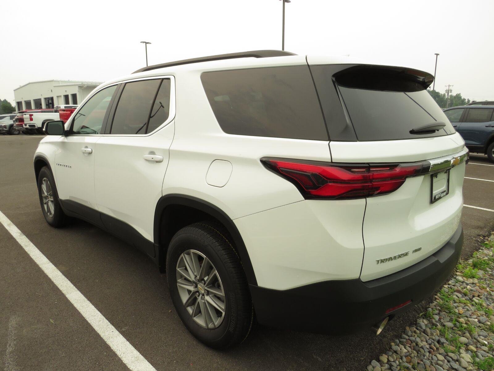Used 2023 Summit White Chevrolet LT image 13