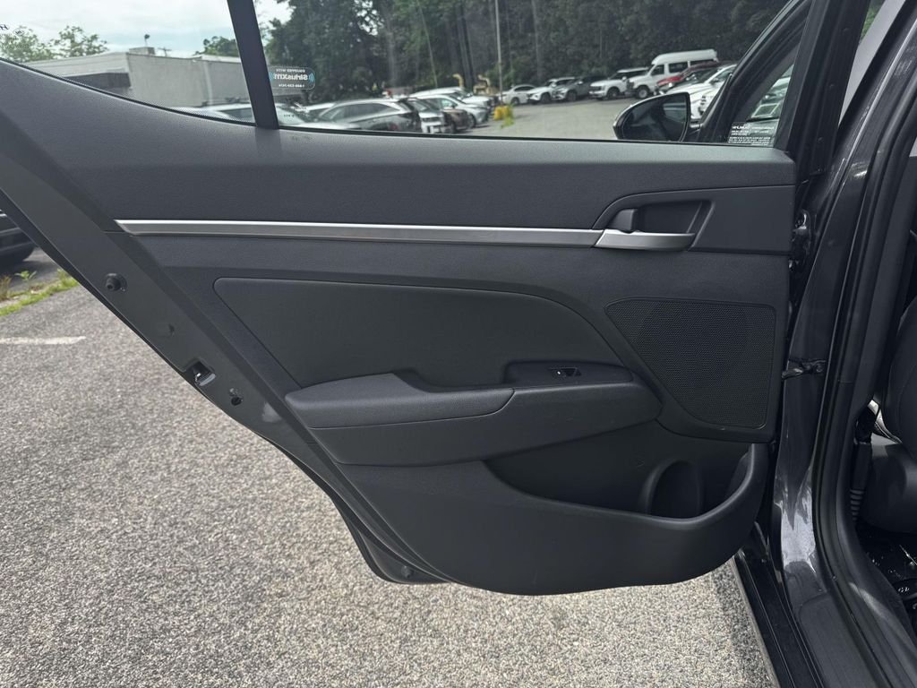 2020 Hyundai Elantra Limited - Photo 11