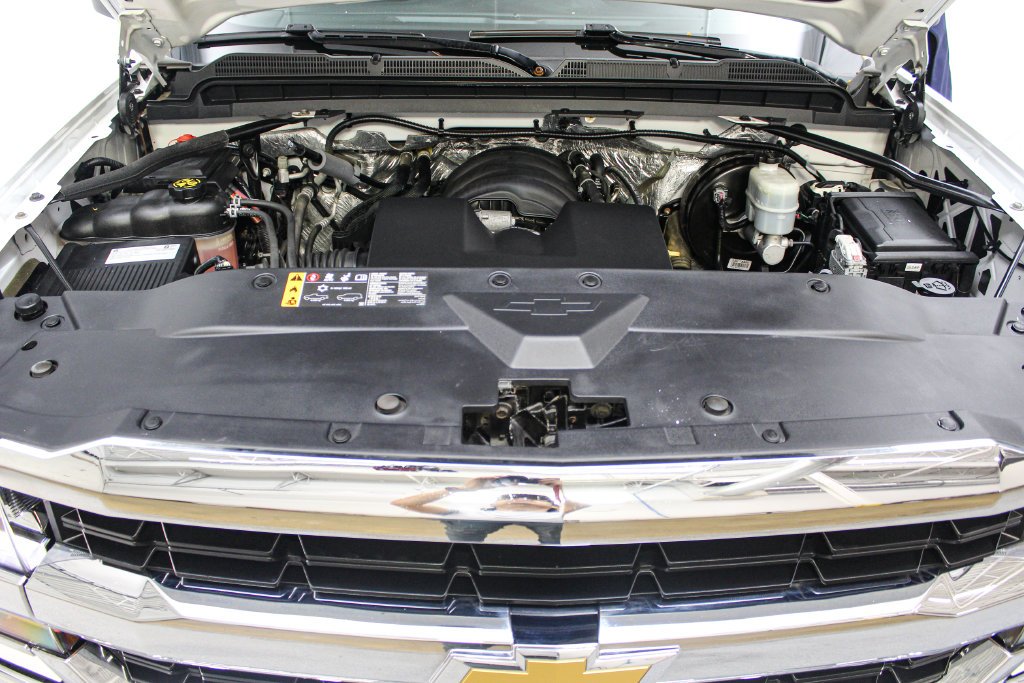 Used 2018 White Chevrolet LT image 26