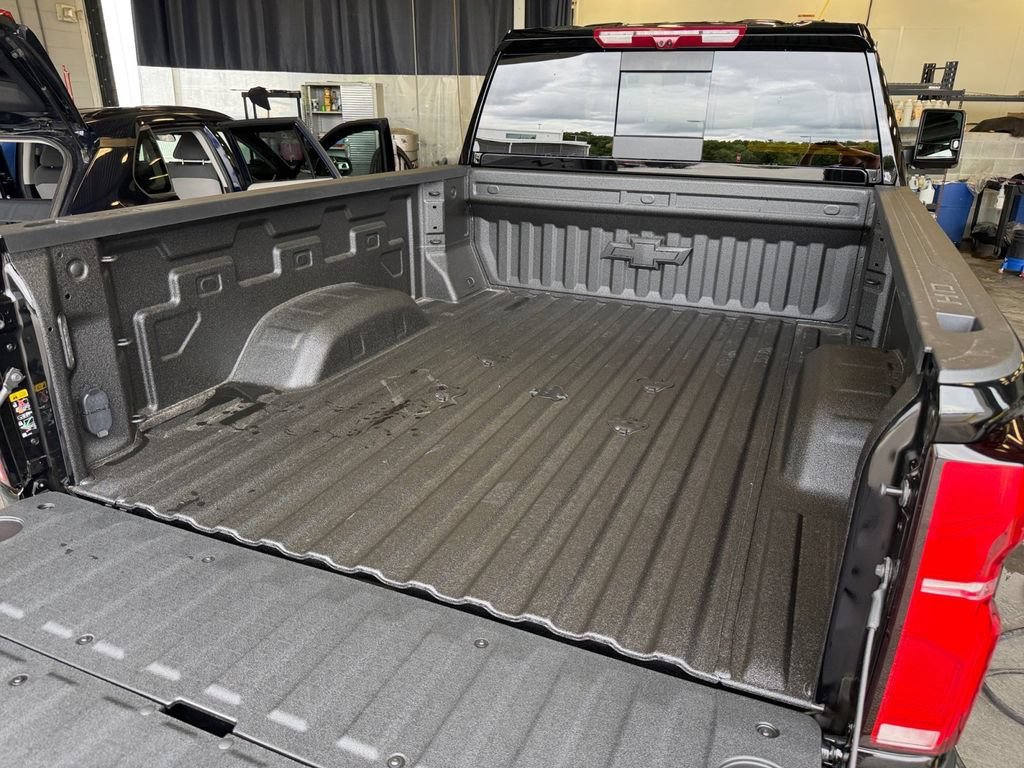 New 2026 Black Chevrolet High Country image 35