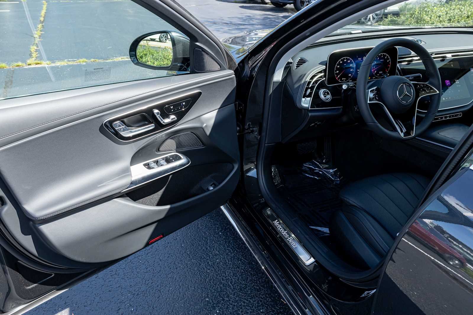 New 2027 Graphite Grey Metallic Mercedes-Benz E 350 image 9
