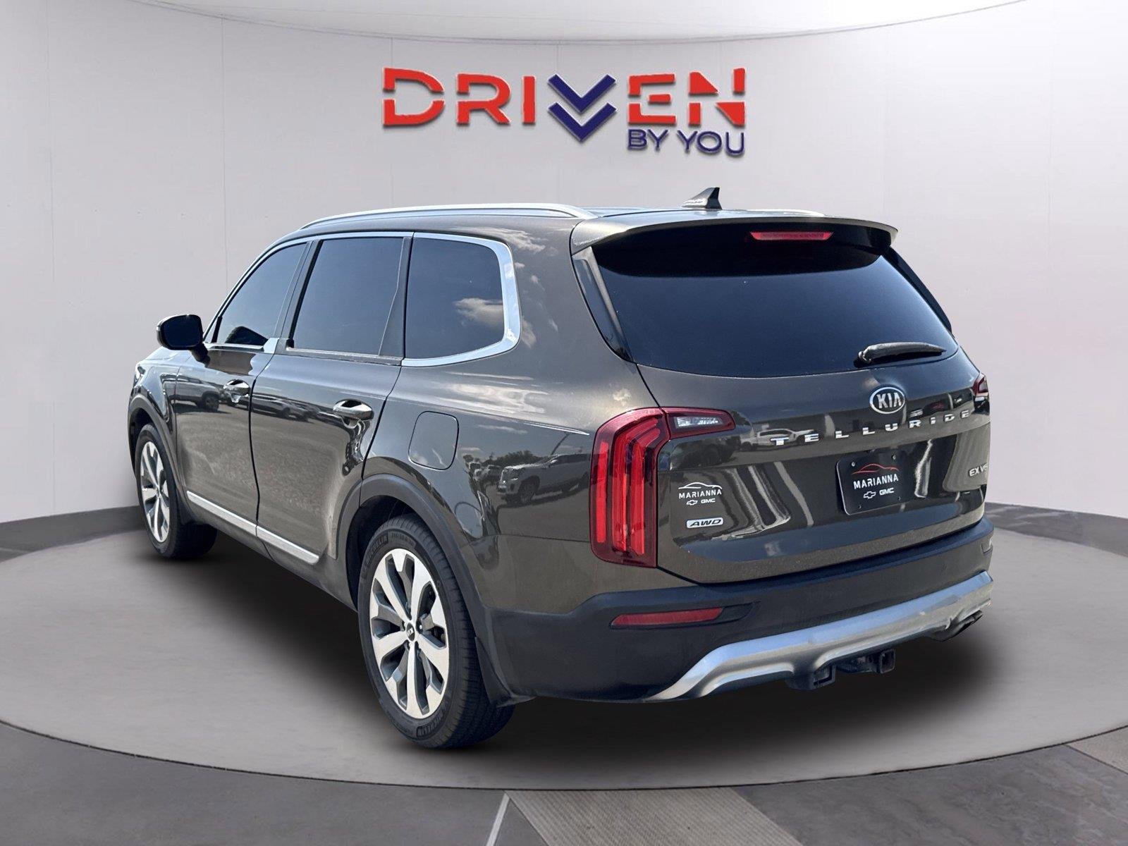 Used 2020 Dark Moss Kia EX image 6