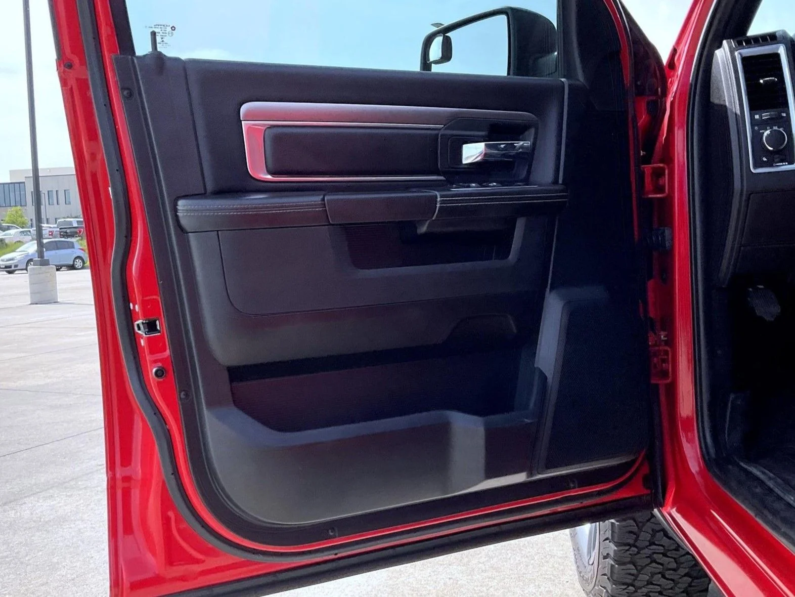 Used 2021 Red Ram Warlock image 9