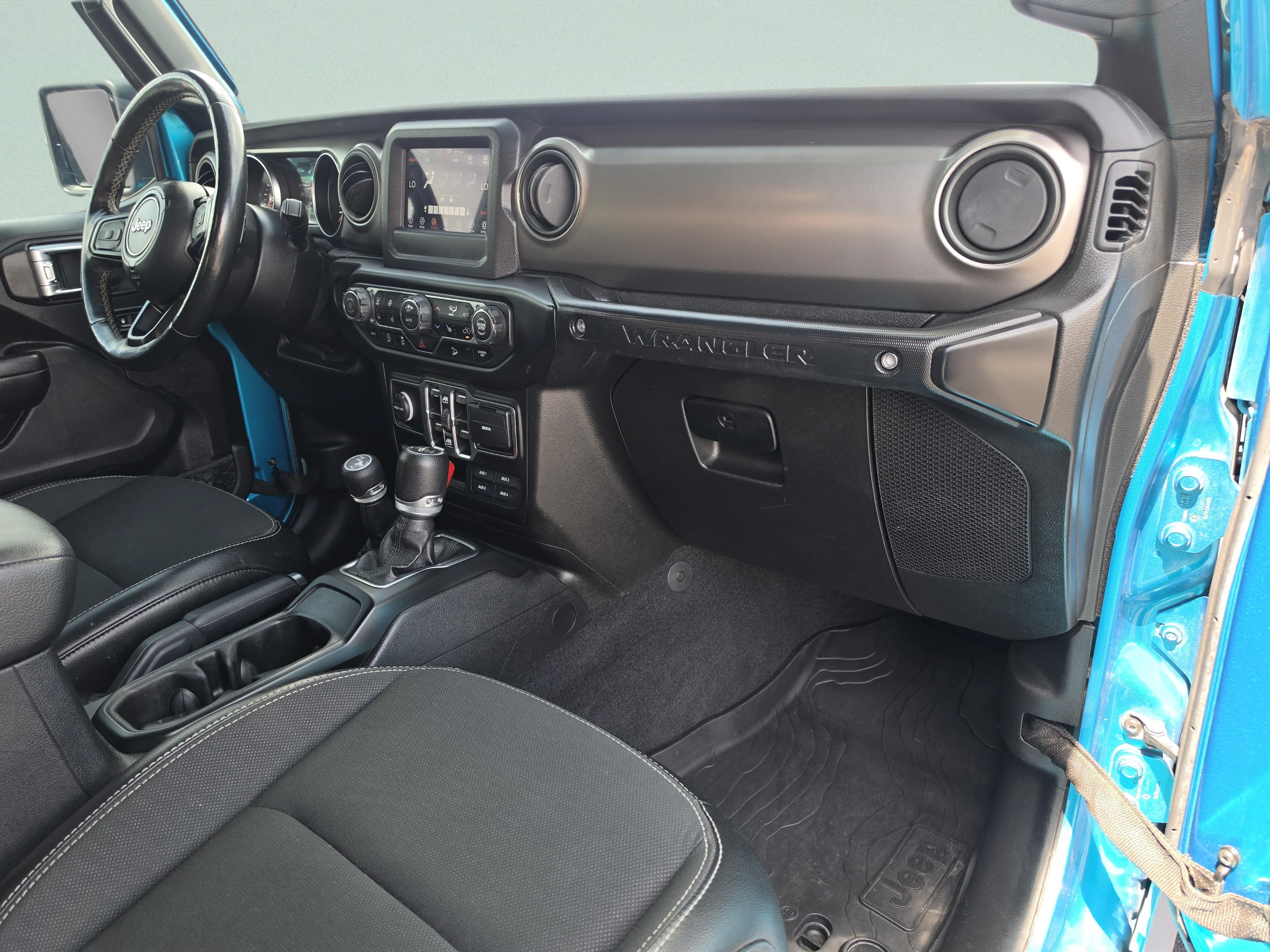 Used 2020 Bikini Pearlcoat Jeep Freedom image 17