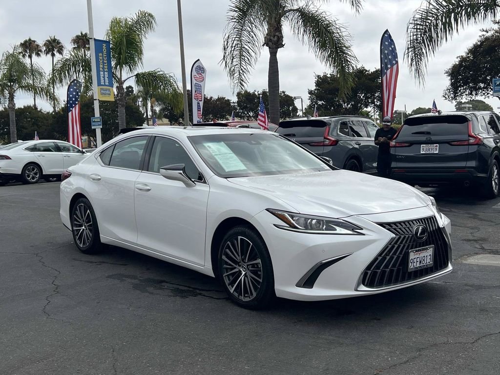 Used 2023 White Lexus 350 image 27
