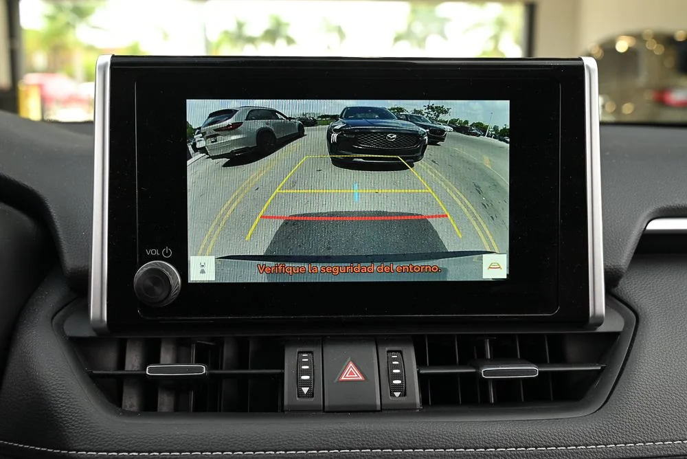 Used 2025 Silver Toyota XLE Premium image 27