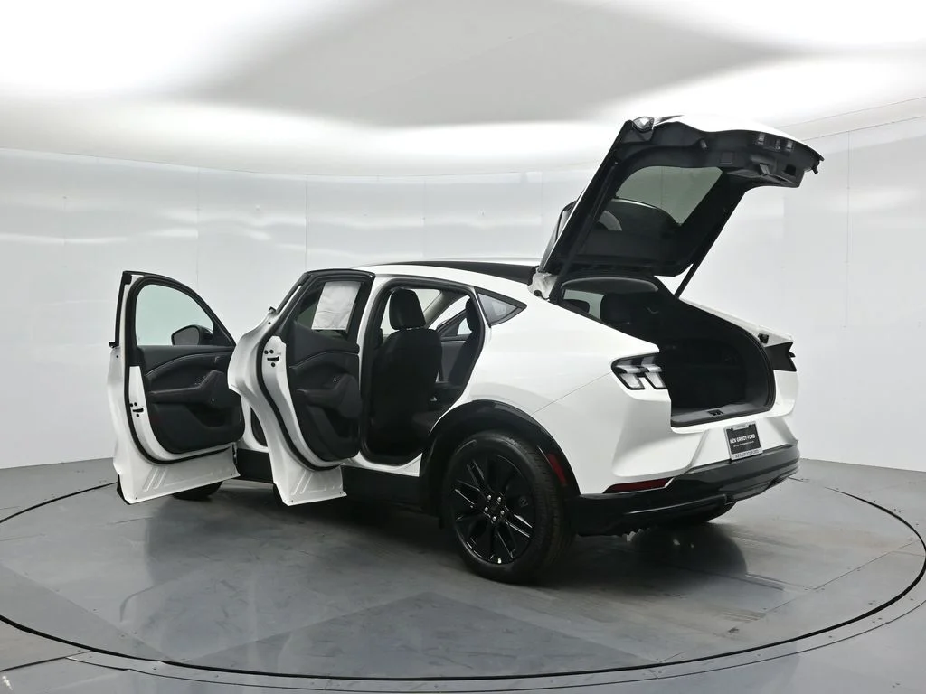 New 2026 Star White Metallic Tri-coat Ford Premium image 33