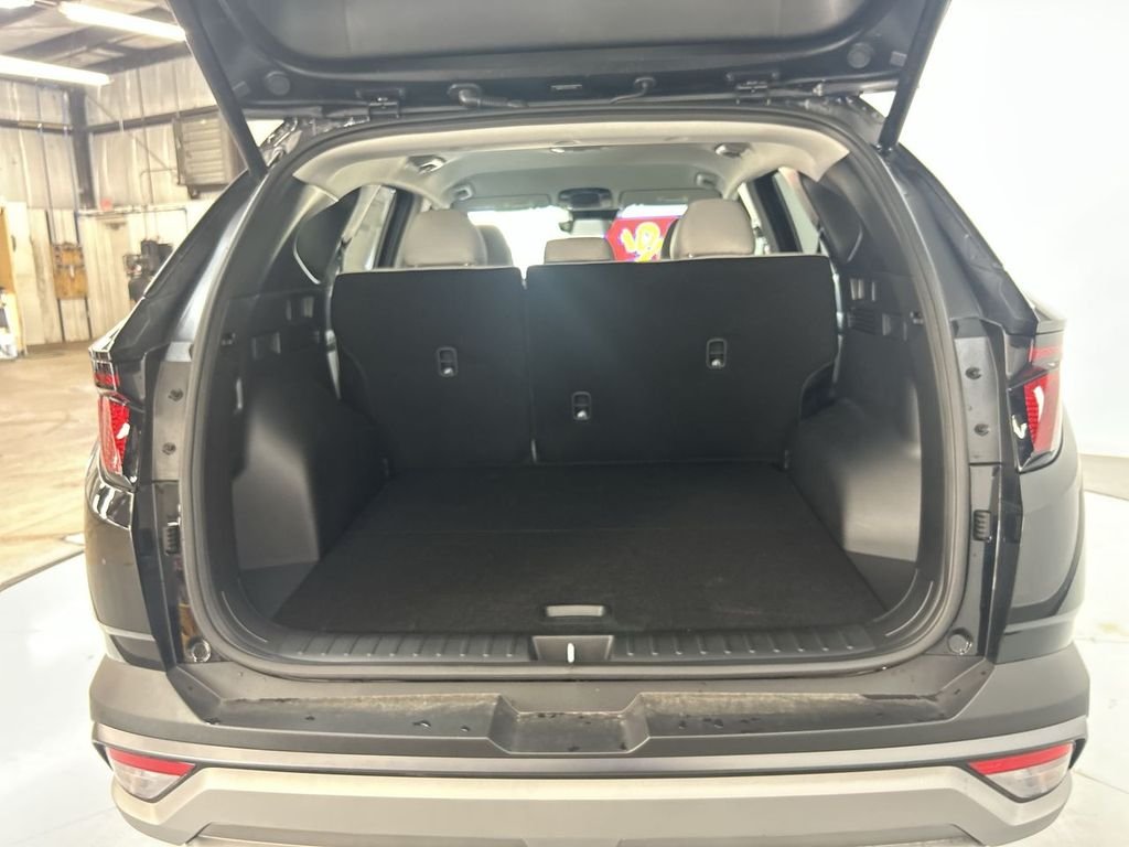 New 2026 Phantom Black Hyundai SEL AWD image 33