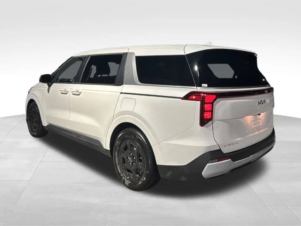Used 2026 White Kia LX image 3