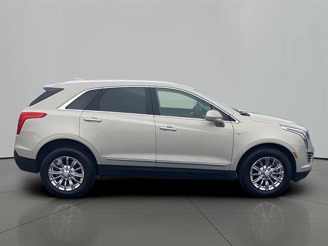 2017 Cadillac XT5 FWD, photo 6 of 12