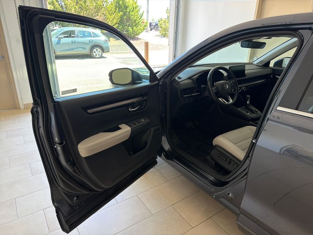 Used 2023  Honda EX-L image 10