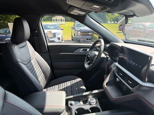 New 2026 Space White Metallic Ford ST-Line image 98