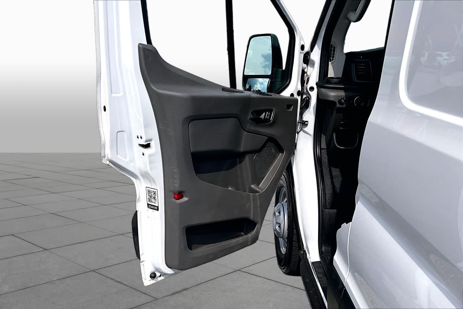 Used 2023 Oxford White Ford  image 22