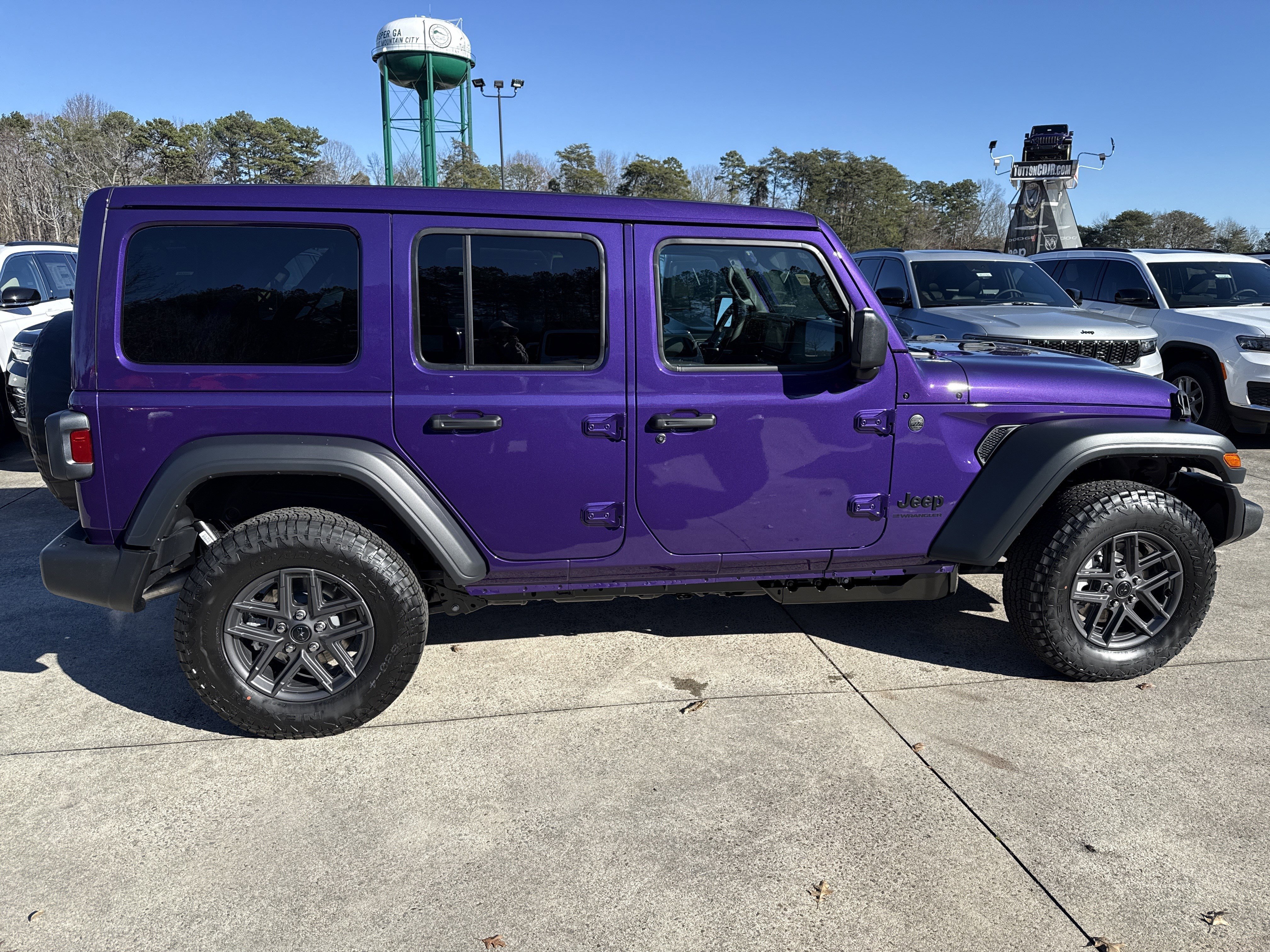 New 2026 Reign Jeep Sport S image 8
