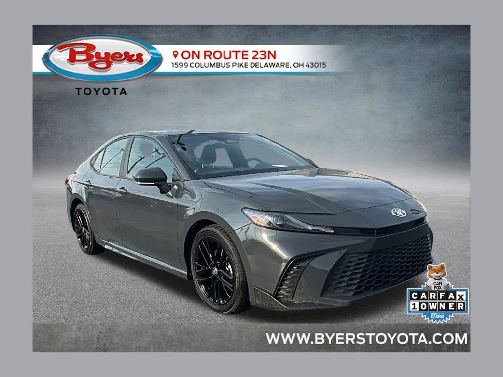 Used 2025  Toyota SE image 1