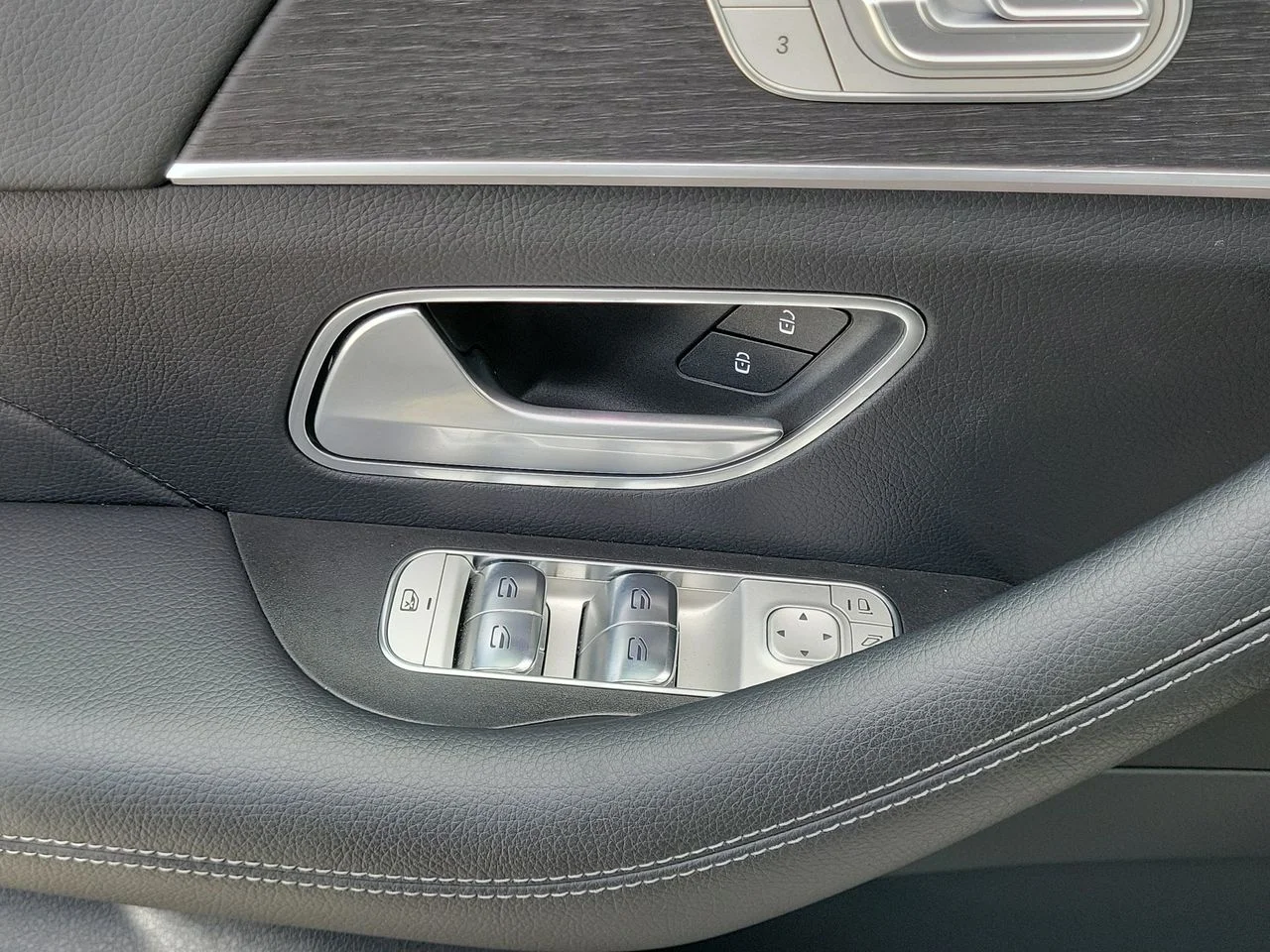 Certified Used 2026 Black Mercedes-Benz GLE 350 image 27