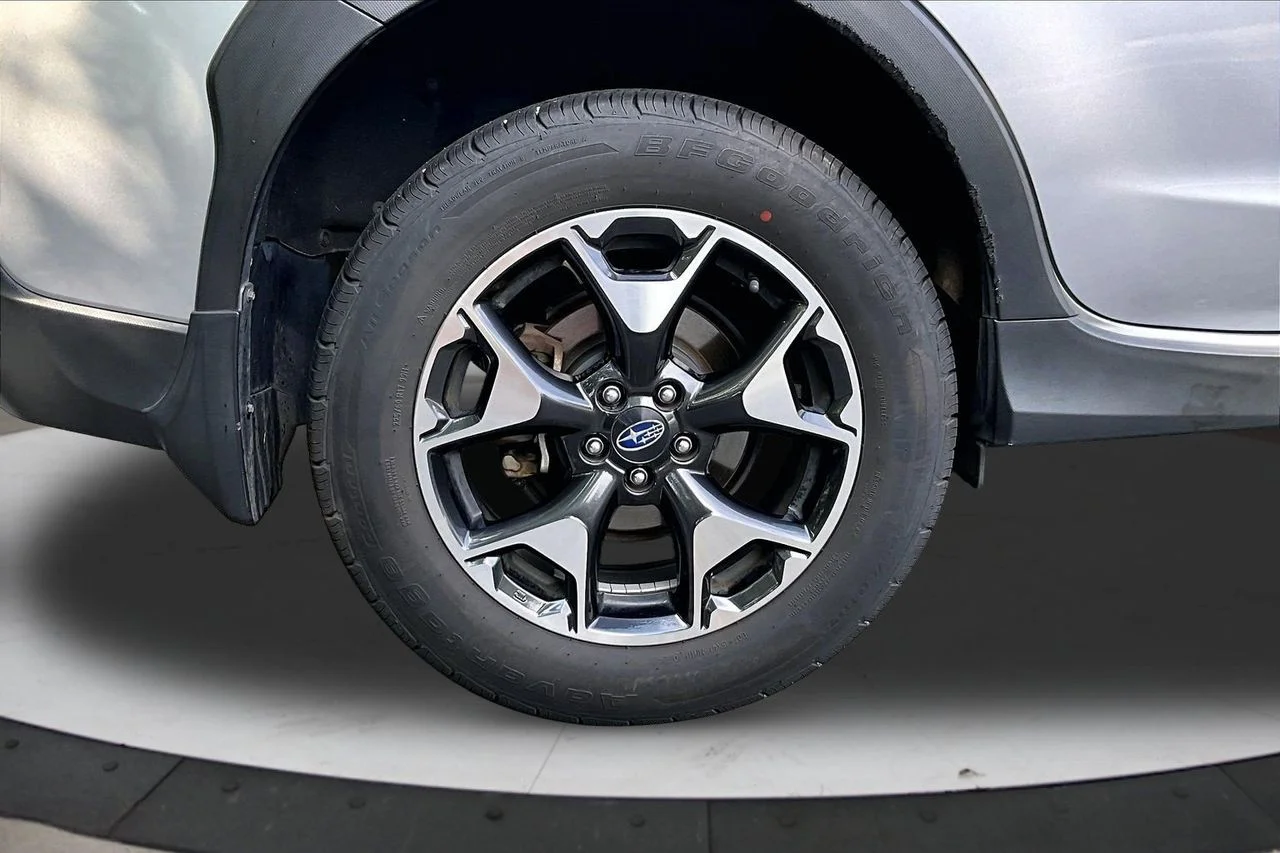 Used 2020 Silver Subaru Premium image 33
