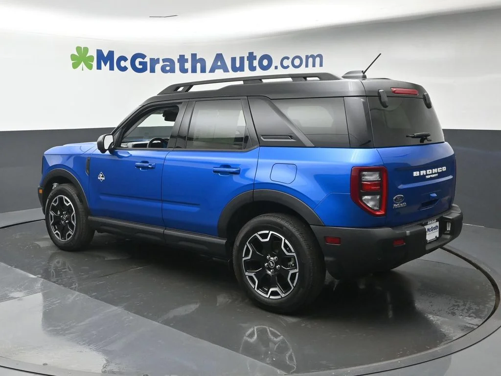 Used 2025 Blue Ford Outer Banks image 24