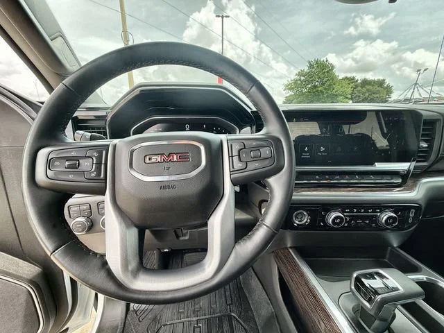 Used 2024 Summit White GMC Elevation image 11
