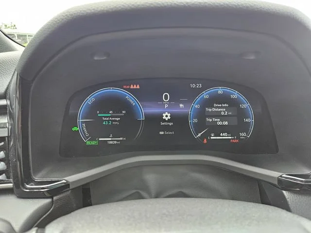Used 2025  Toyota LE image 15