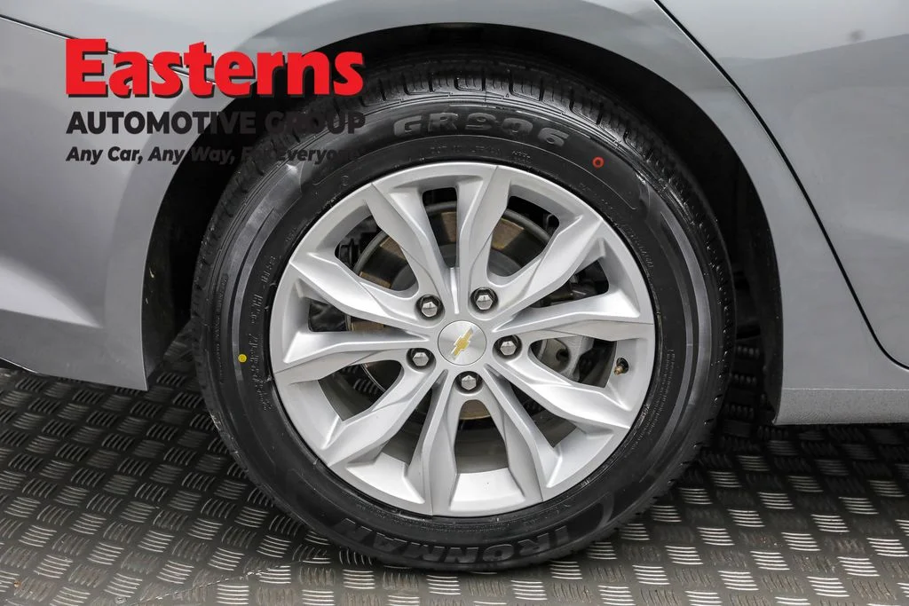 Used 2024 Gray Chevrolet LT image 29