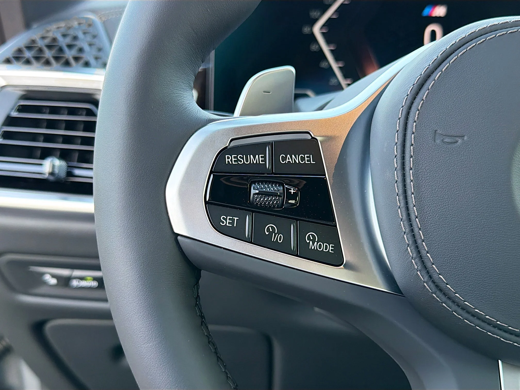New 2026 Skyscraper Grey Metallic BMW xDrive40i image 37