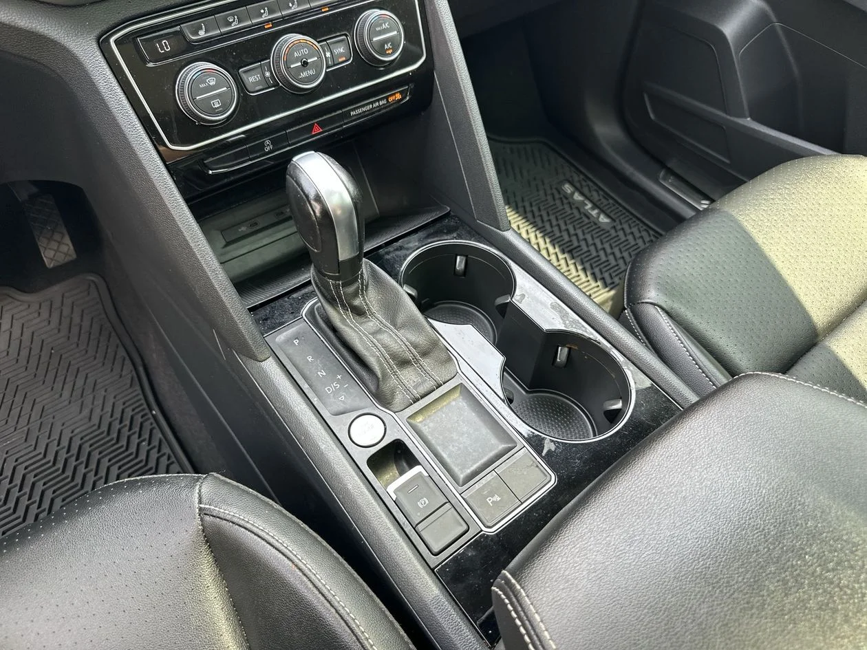 Used 2022 Gray Volkswagen 3.6L V6 SE w/Technology image 20
