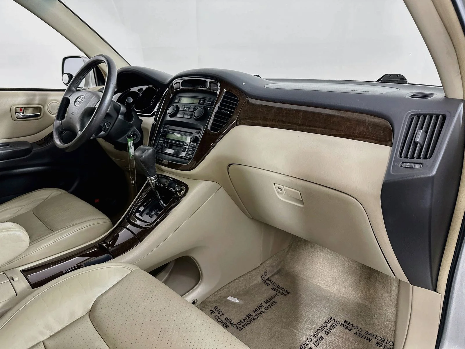 Used 2003 Millennium Silver Metallic Toyota Limited image 27