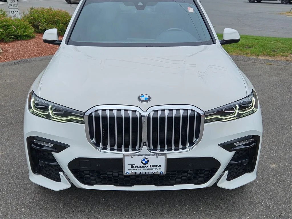 Certified Used 2022 Alpine White BMW xDrive40i image 8