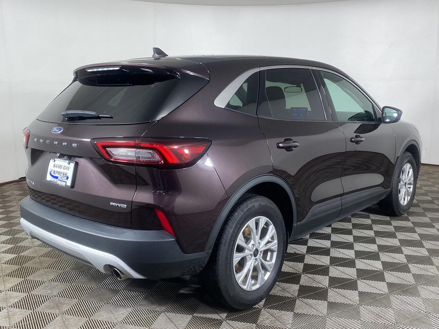 Used 2023 Cinnabar Red Ford Active image 23