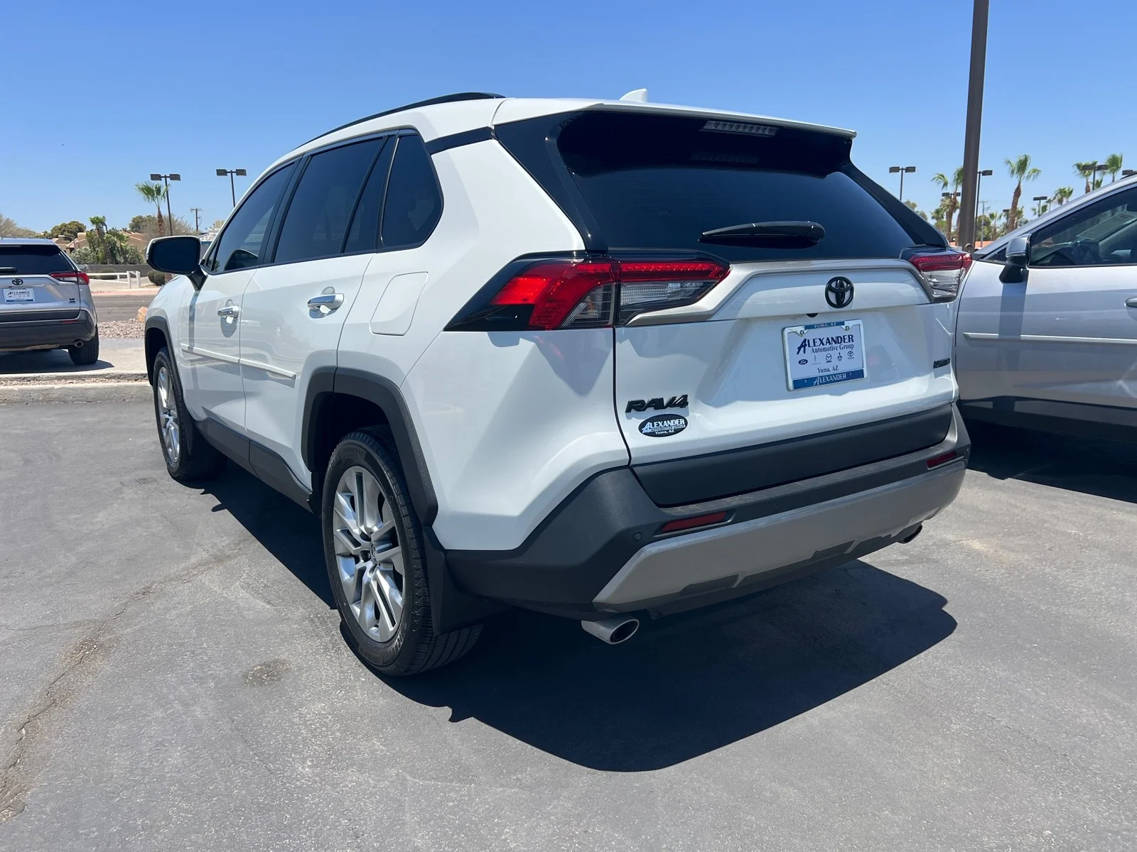 Used 2025 Wind Chill Pearl Toyota Limited image 6