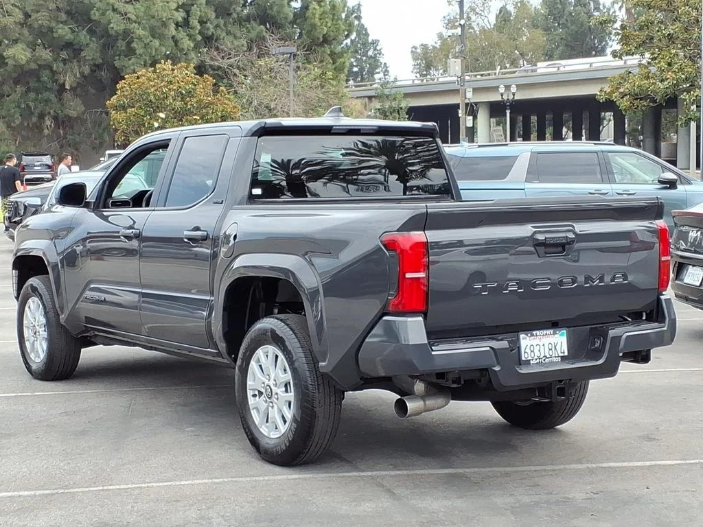 Used 2026  Toyota SR5 image 4