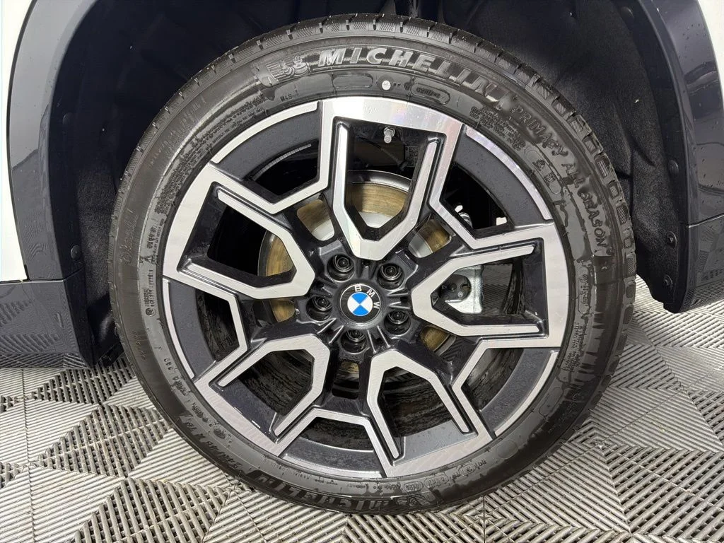 Used 2026 Alpine White BMW xDrive28i image 9