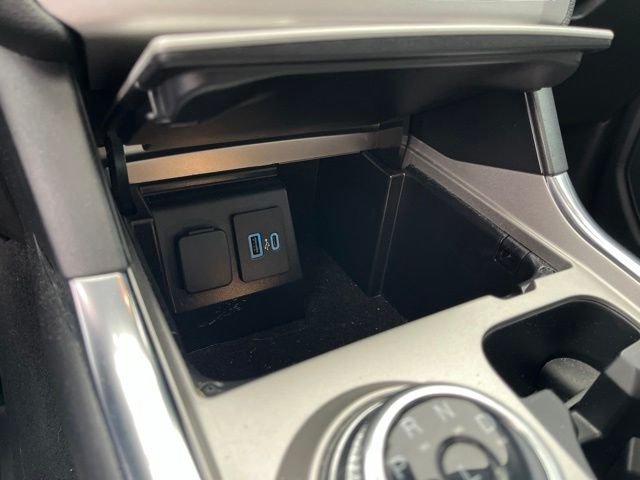 Used 2023 Silver Ford XLT image 26