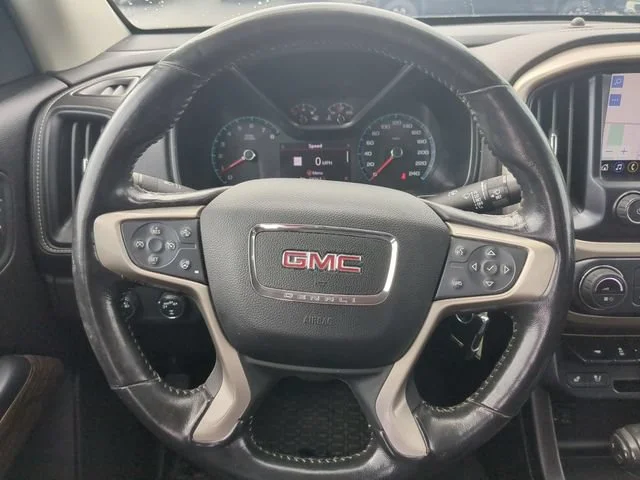 Used 2019 White GMC 4WD Denali image 17