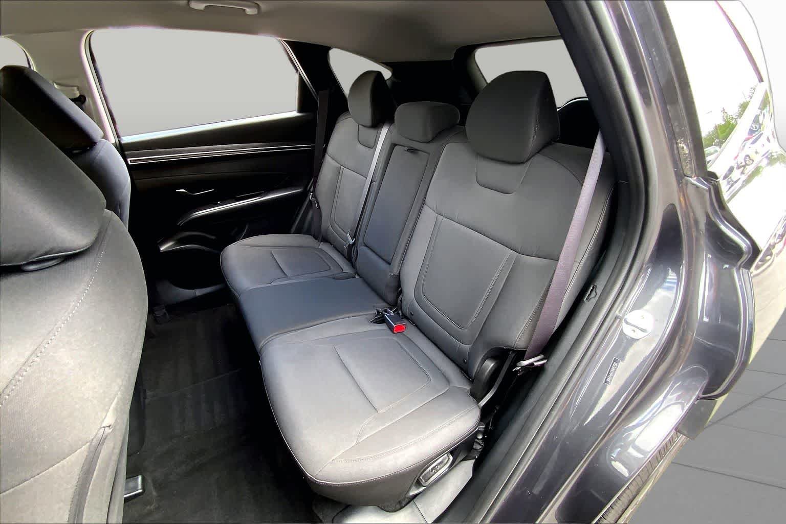 Used 2022 Portofino Gray Hyundai SE image 18