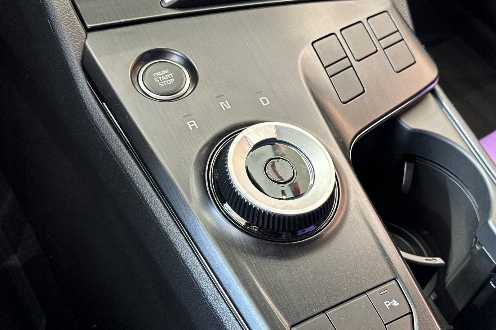 New 2026 Snow White Pearl Kia LX image 17