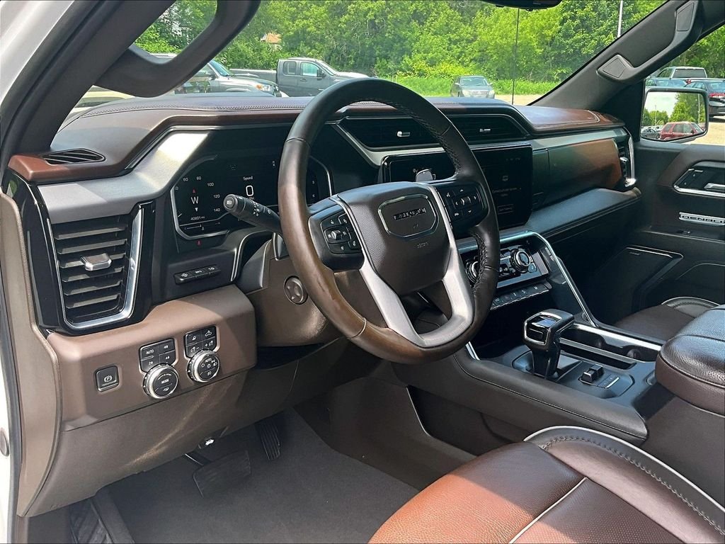 Used 2024 White GMC Denali image 8