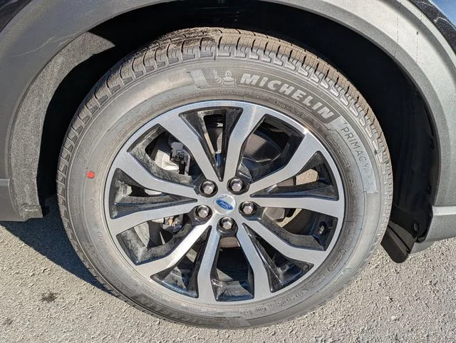 New 2026 Agate Black Metallic Ford ST-Line image 11