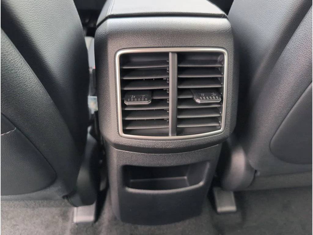 New 2026 Glacial White Pearl Kia EX image 32