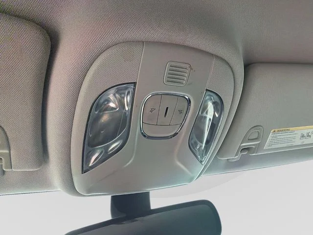 Used 2019 Red Jeep Latitude image 58
