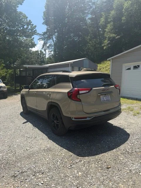 Used 2022  GMC AT4 image 3