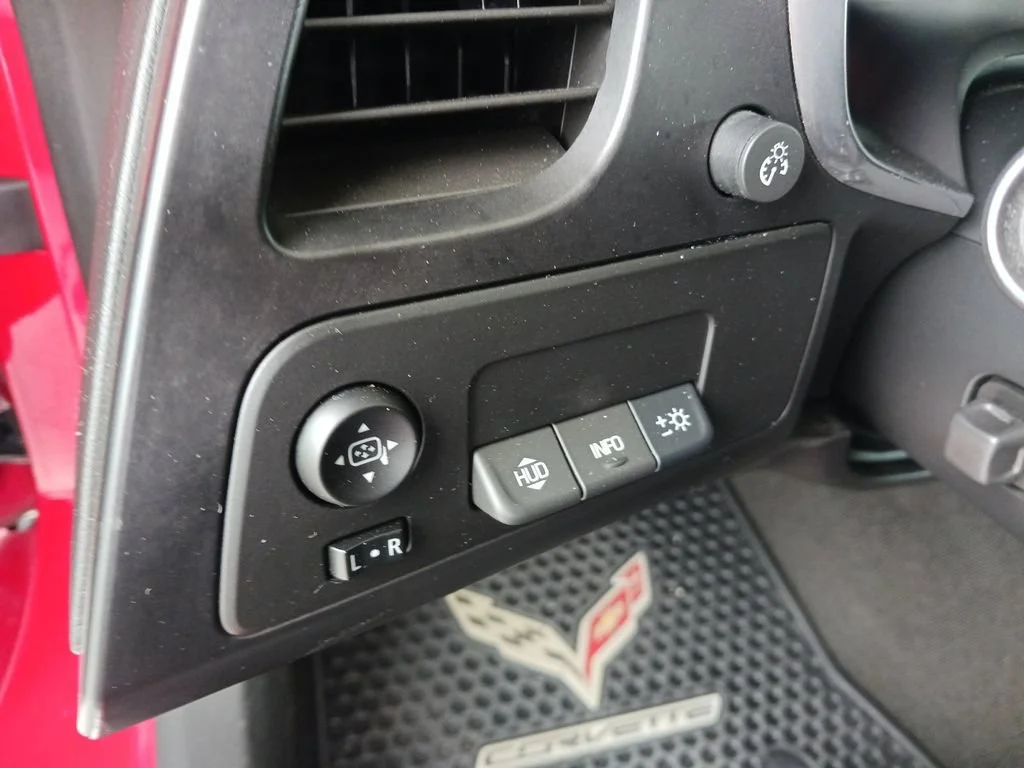 Used 2015 TORCH RED Chevrolet Z06 2LZ image 34