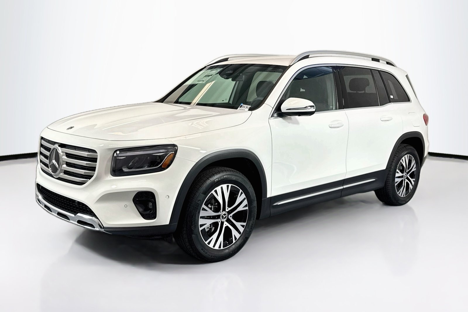New 2026 Polar White Mercedes-Benz GLB 250 image 1