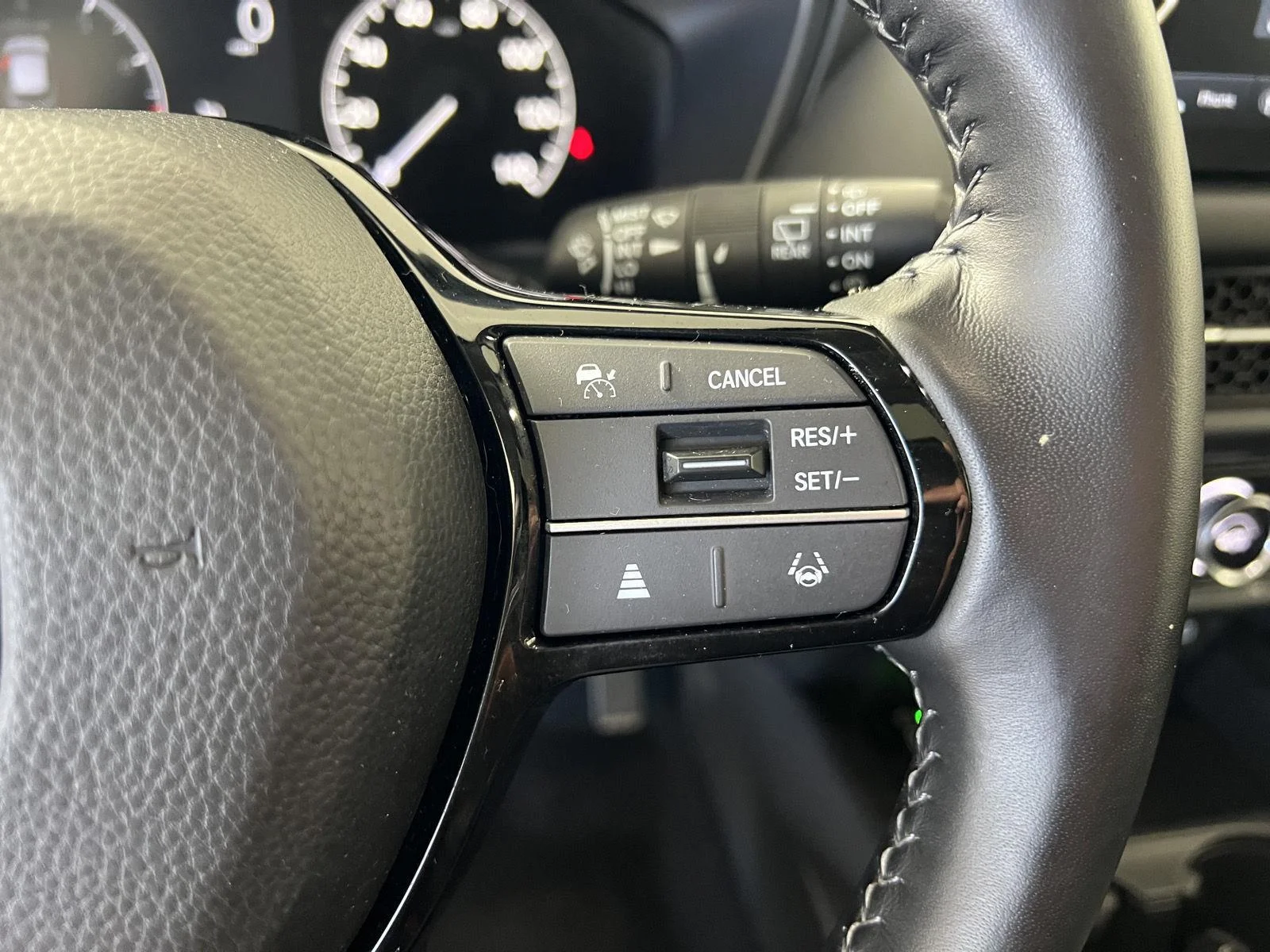 Used 2025 Platinum White Pearl Honda EX-L image 16