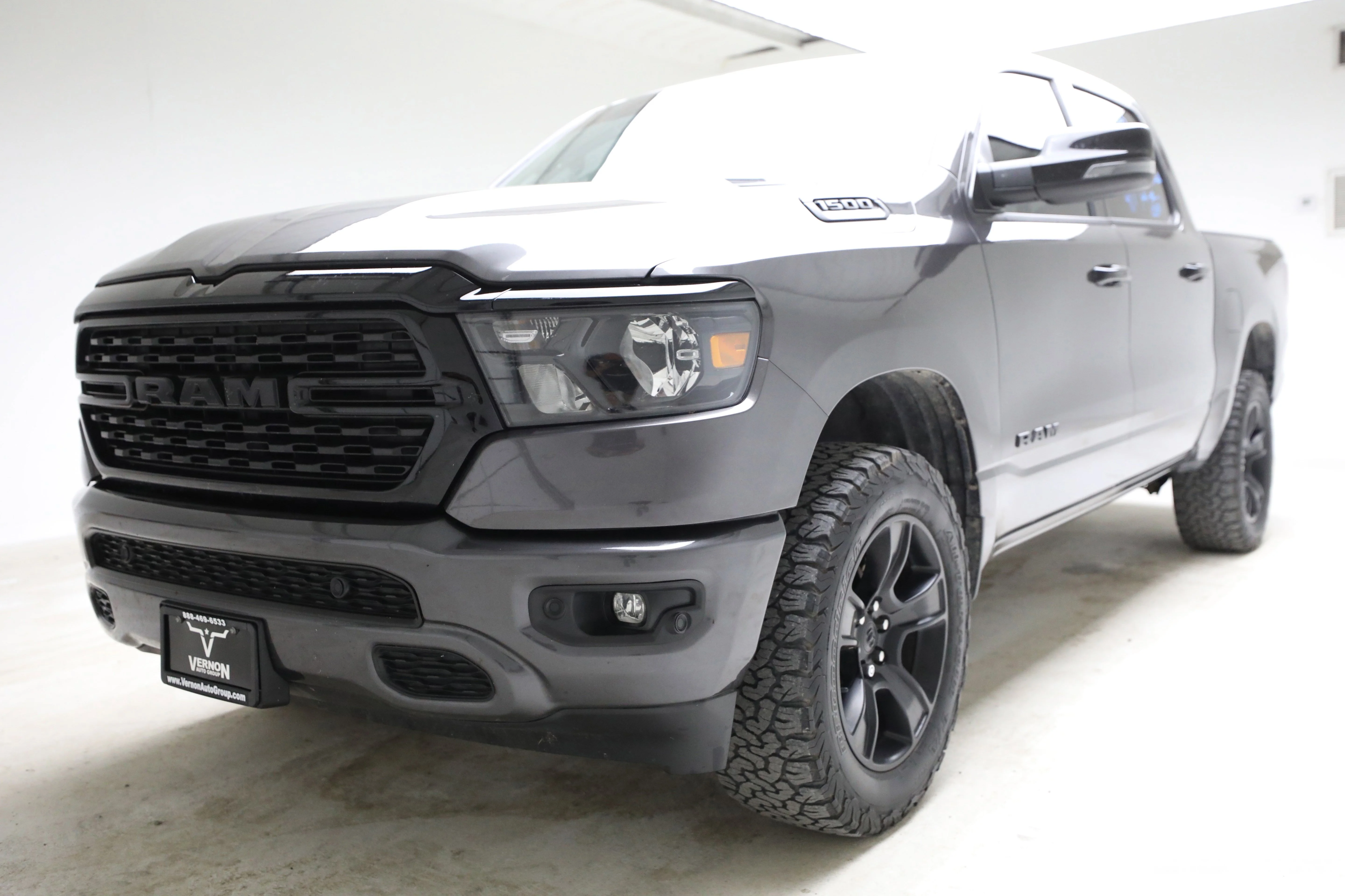 2024 RAM 1500 Big Horn/Lone Star 4x4 Crew Cab 5'7's photo