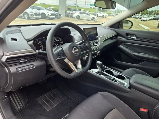 Used 2024 Brilliant Silver Metallic Nissan 2.5 SV image 6