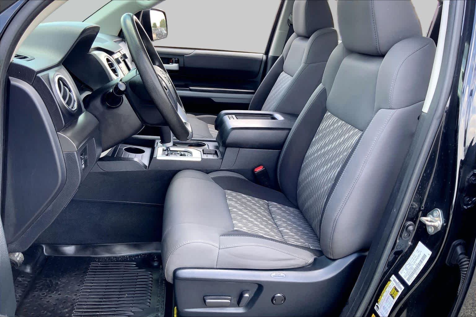 Used 2019 Midnight Black Metallic Toyota SR5 image 8
