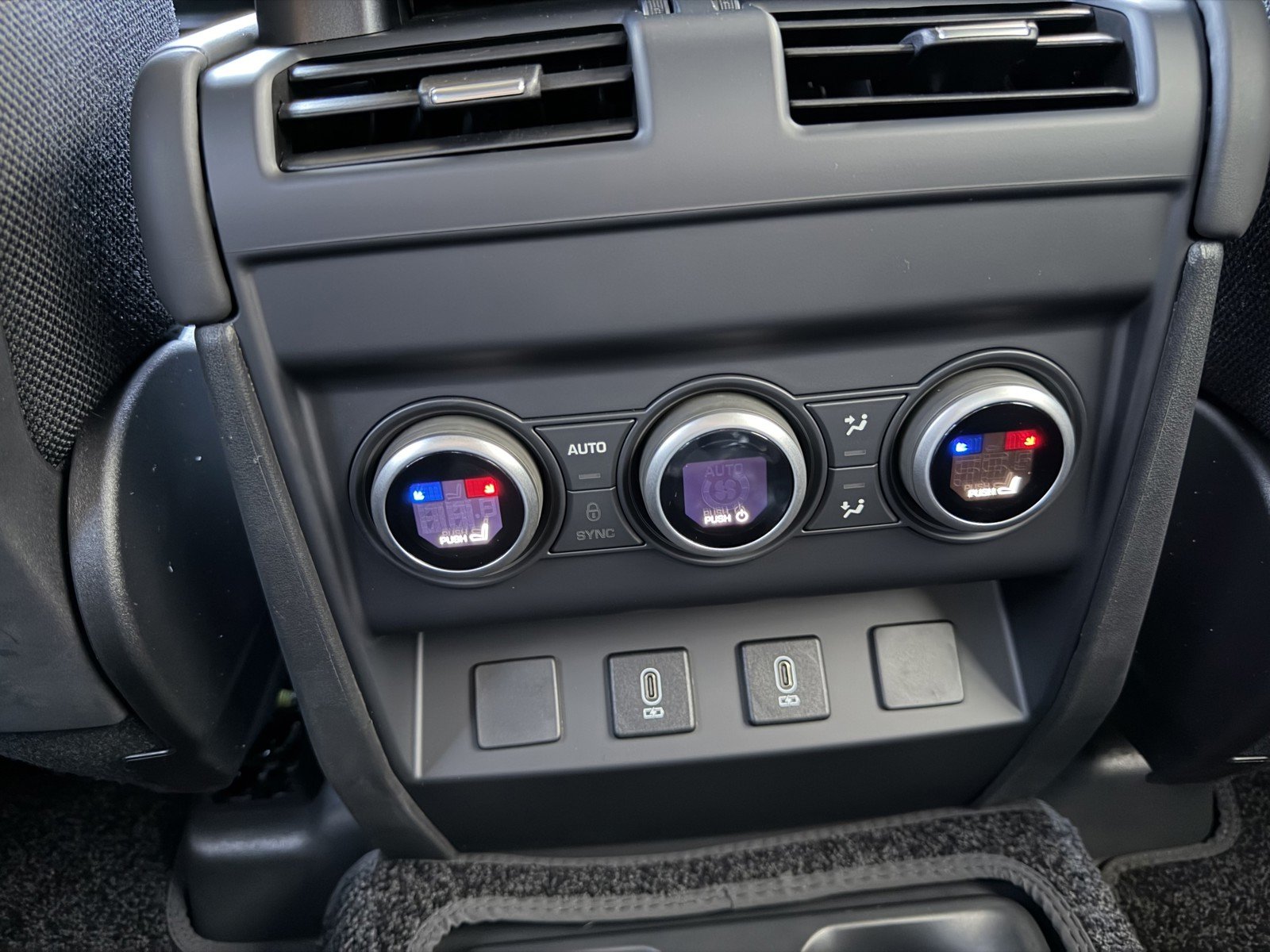 2026 Land Rover Defender X - Photo 28
